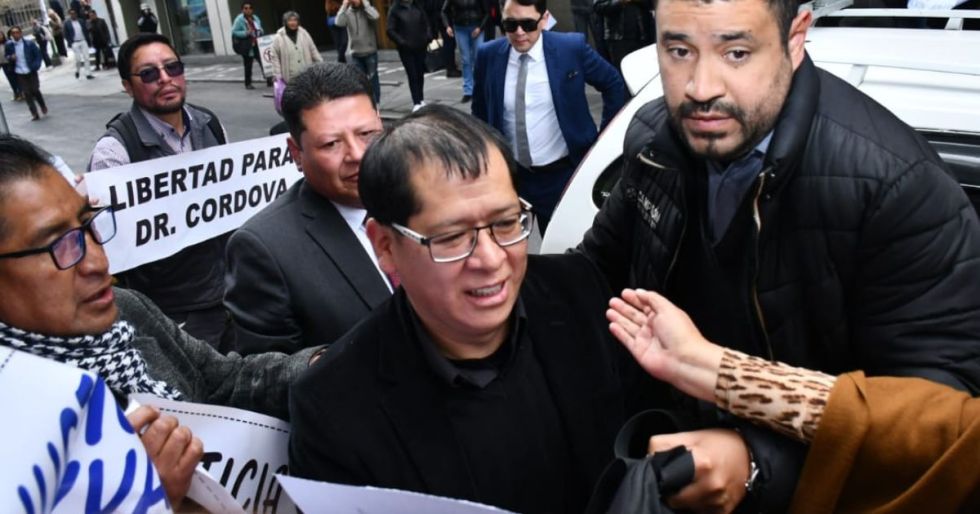 El ex presidente del del Tribunal Departamental de Justicia Iván Cordova se presentó a declarar ante la fiscalía