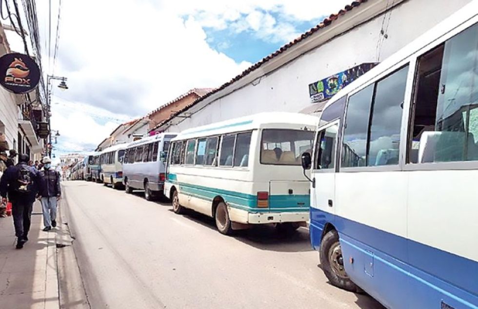 El servicio de micros se mantiene en Sucre con los pasajes establecidos por la Alcaldía.