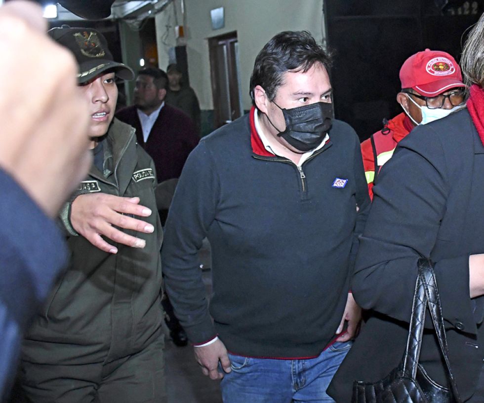 LA PAZ. El juez de Coroico, Fernando Lea Plaza, cuando era conducido a la audiencia cautelar la anterior semana.