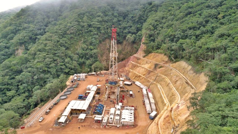 ESPERANZA. Vista del pozo exploratorio Iñau X3D, ubicado en el municipio de Villa Vaca Guzmán, donde YPFB trabaja en busca de gas.