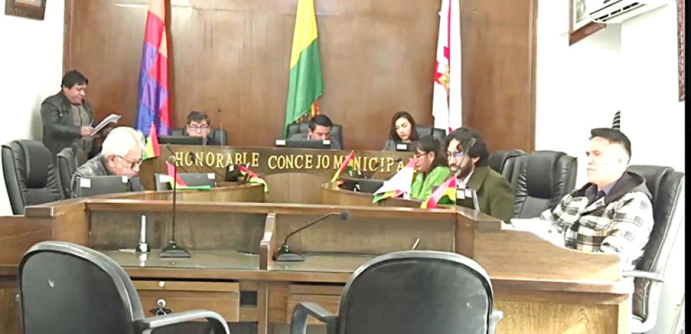 LEGISLATIVO. El pleno recibió este miércoles en audiencia a los trabajadores municipales.