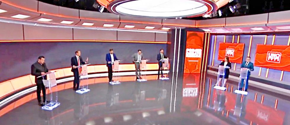 DEBATE. Los candidatos presidenciales, en el plató de la red Uno.