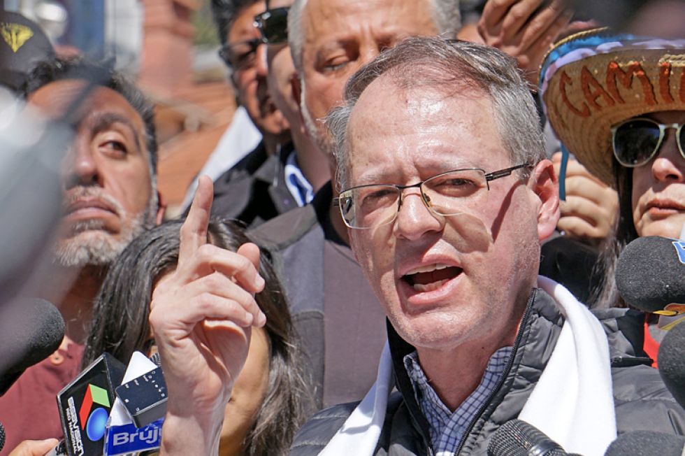 LA PAZ. El analista financiero Jaime Dunn, en contacto con los periodistas este miércoles.