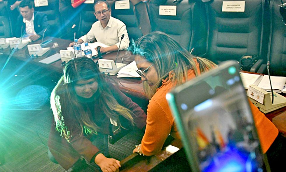 LA PAZ. Diputados vuelven a protagonizar escenas de pugilato en la sesion de este miércoles.