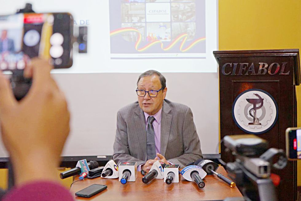 DIRECTIVO. El presidente de Cifabol, Javier Lupo, este lunes, en una conferencia de prensa.