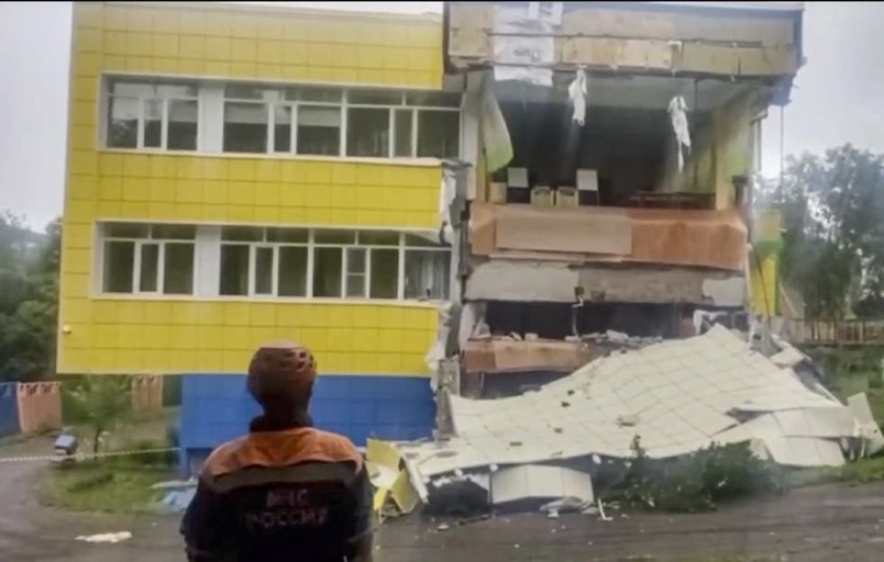 Un jardín de infantes dañado después de un terremoto, en Petropavlovsk-Kamchatsky, Krai de Kamchatka, Rusia.