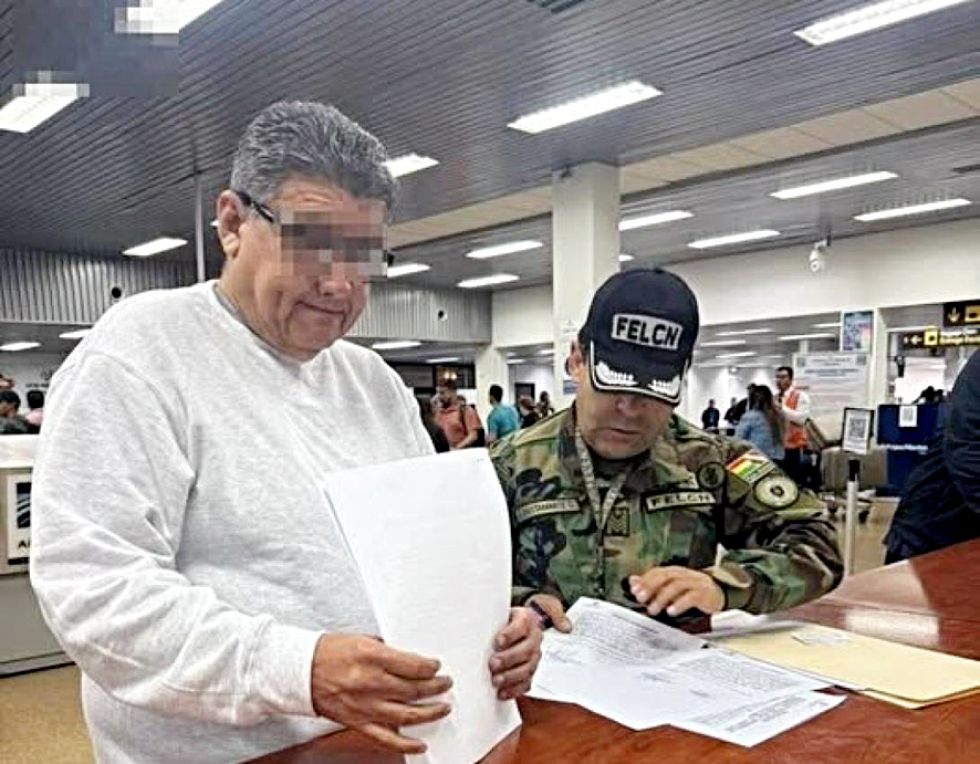 SANTA CRUZ. Roberto Moisés Banzer, aprehendido en el aeropuerto de Viru Viru, este jueves.