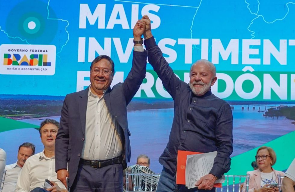 Los presidentes de Bolivia, Luis Arce (i), y de Brasik, Lula da Silva. 