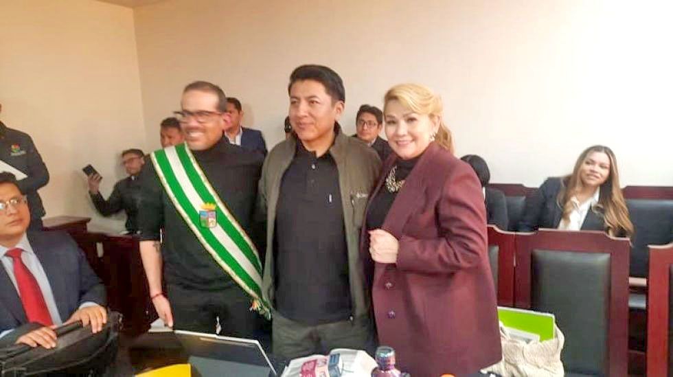 LA PAZ. Luis Fernando Camacho, Marco Antonio Pumari y Jeanine Áñez en una de las audiencias por los hechos de la crisis de 2019.
