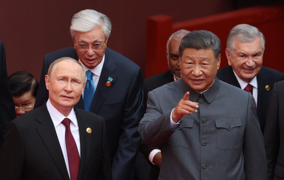 Los presidentes de China, Xi Jinping, y Rusia, Vladímir Putin, en Tiananmen.