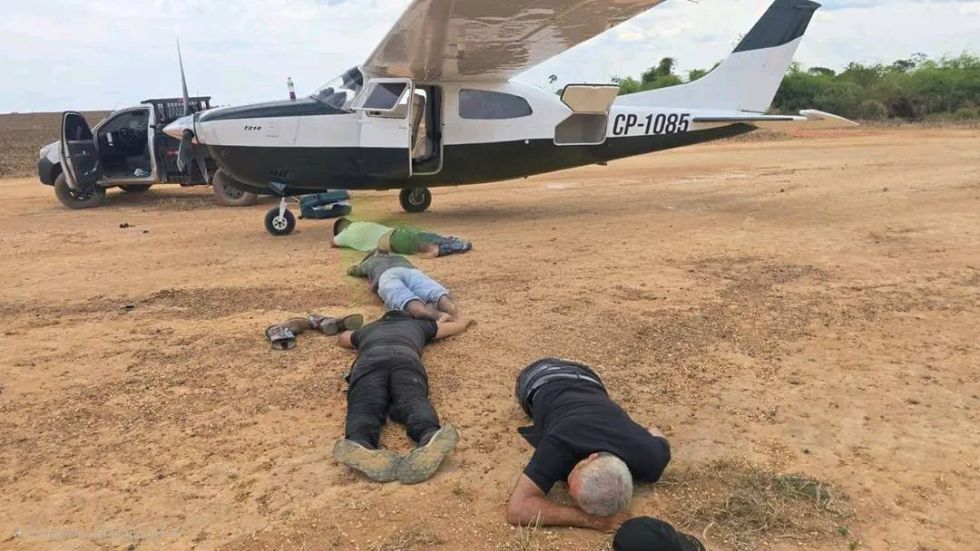 En el operativo se incautó una avioneta y otros elementos que se utilizaban para el narcotráfico.