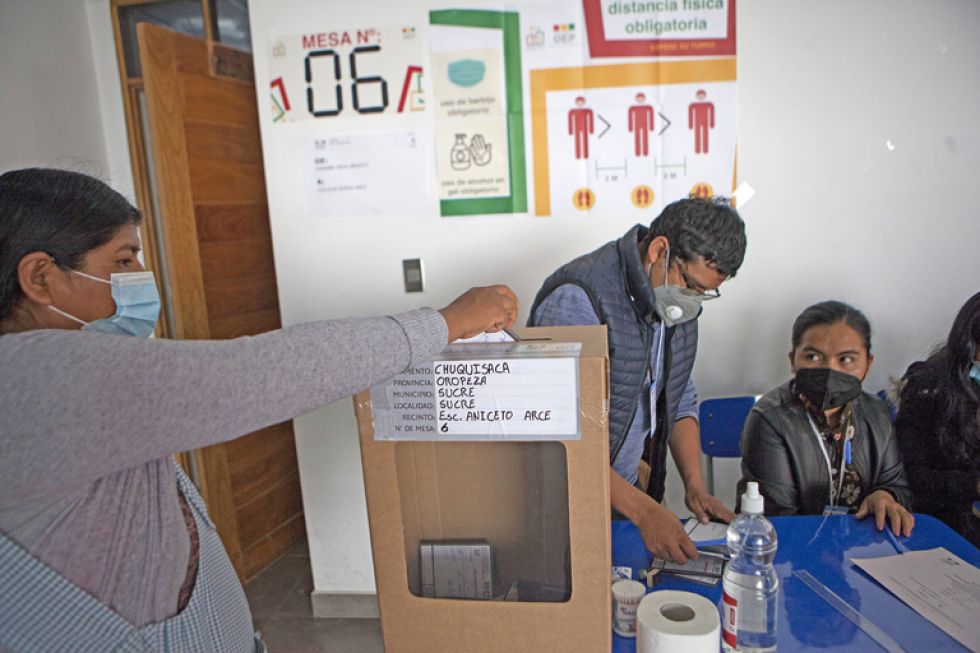 VOTO. Las elecciones subnacionales se llevarán a cabo entre fines de marzo y principios de abril, de acuerdo con lo previsto.