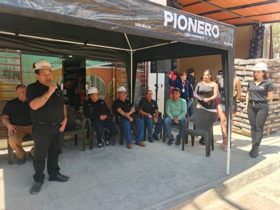 El lanzamiento e inicio de la comercialización del cemento Pionero I-40 en Sucre.