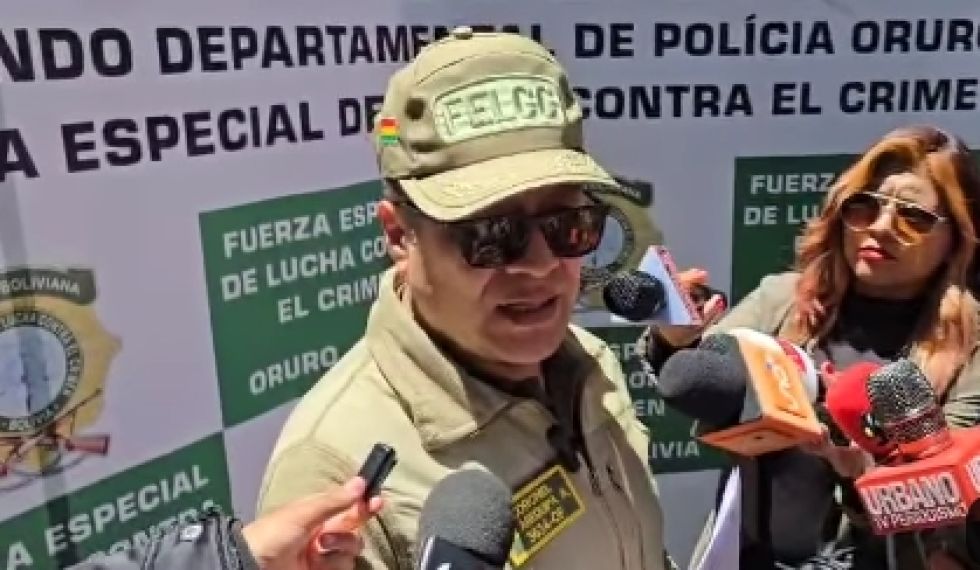 El director departamental de la Felcc, coronel Martín Arequipa, informó que el suceso fue reportado por los propios trabajadores del lugar.
