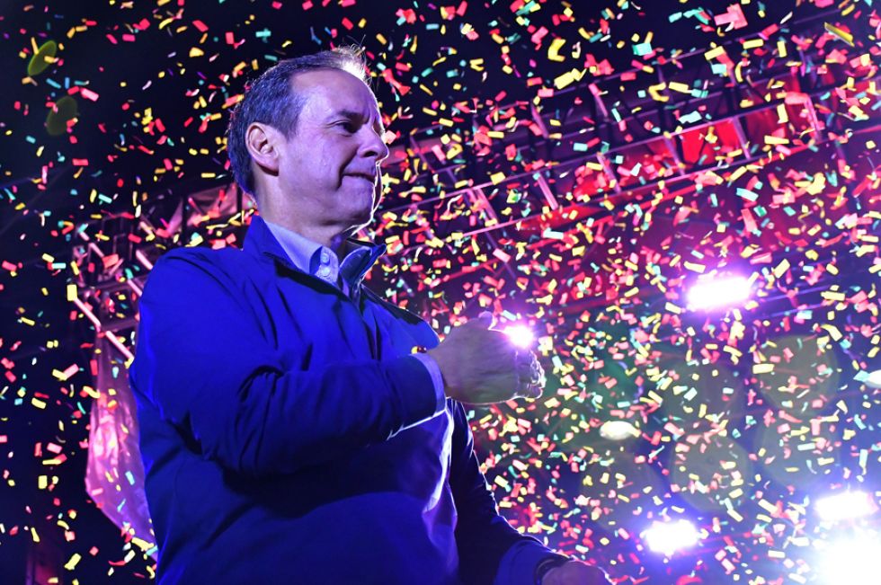 El candidato Jorge Tuto Quiroga participa en el cierre de campaña de la Alianza Libre en Cochabamba.