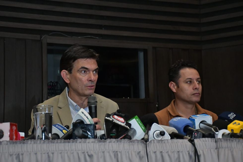 Rodrigo Paz (i) y Edmand Lara, presidentes electos de Bolivia.