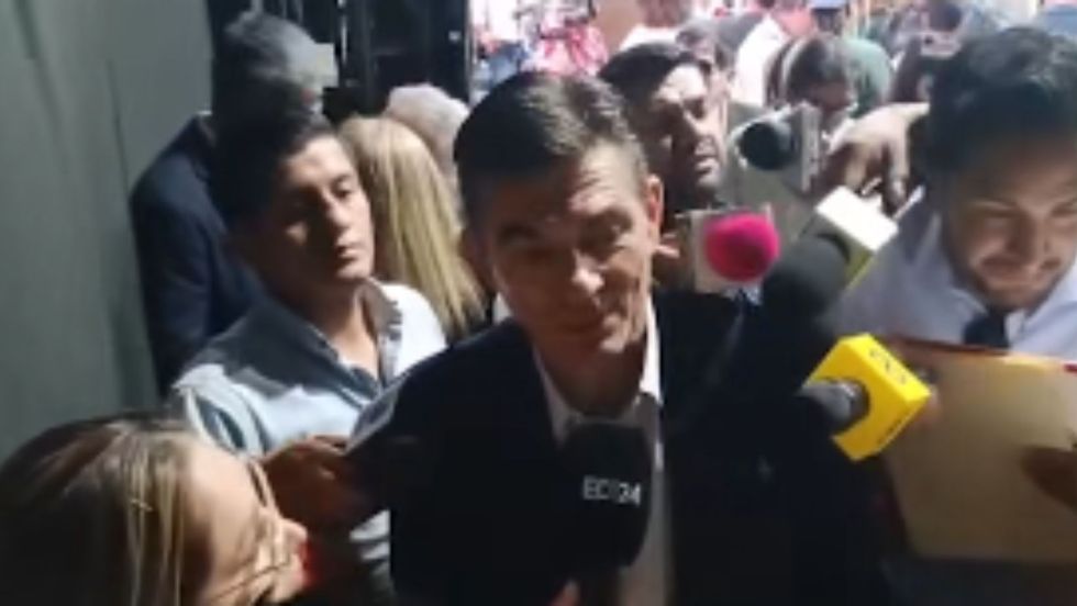 Rodrigo Paz este sábado en contacto con la prensa en Santa Cruz.