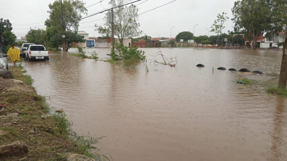 Las lluvias provocaron inundaciones en Santa Cruz.