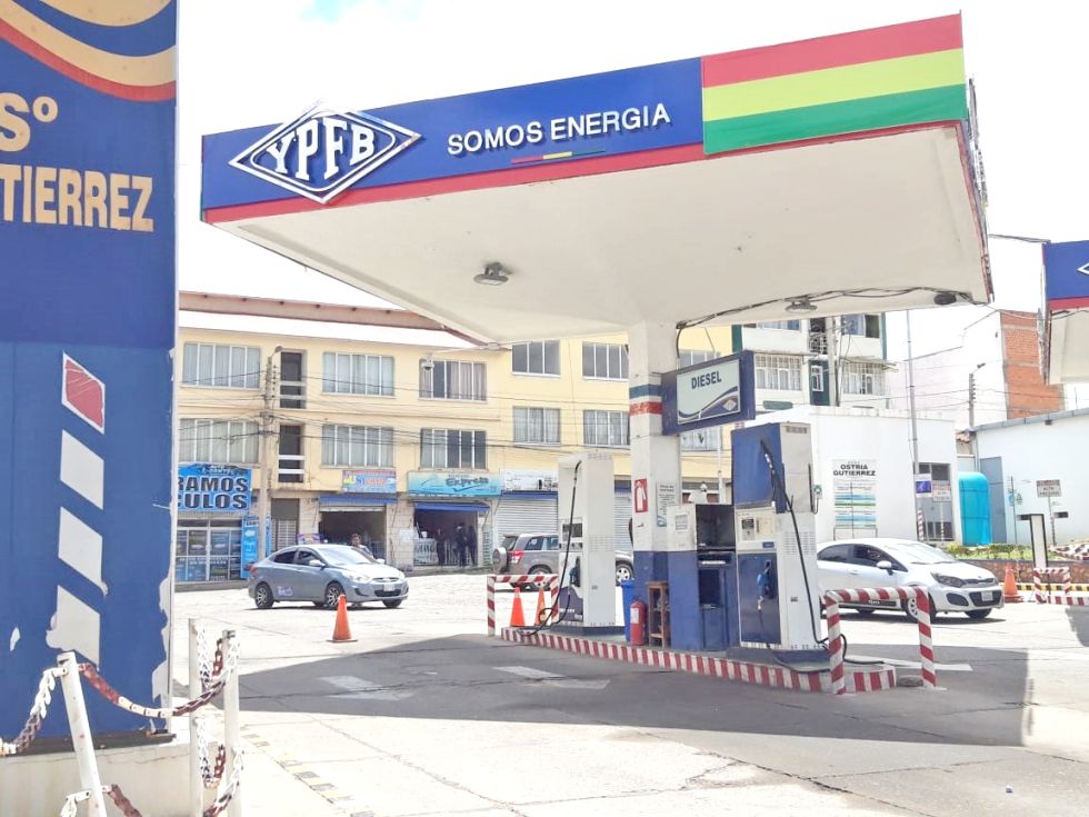 SUCRE. Una de las estaciones de servicio de YPFB tras quedarse sin diésel.
