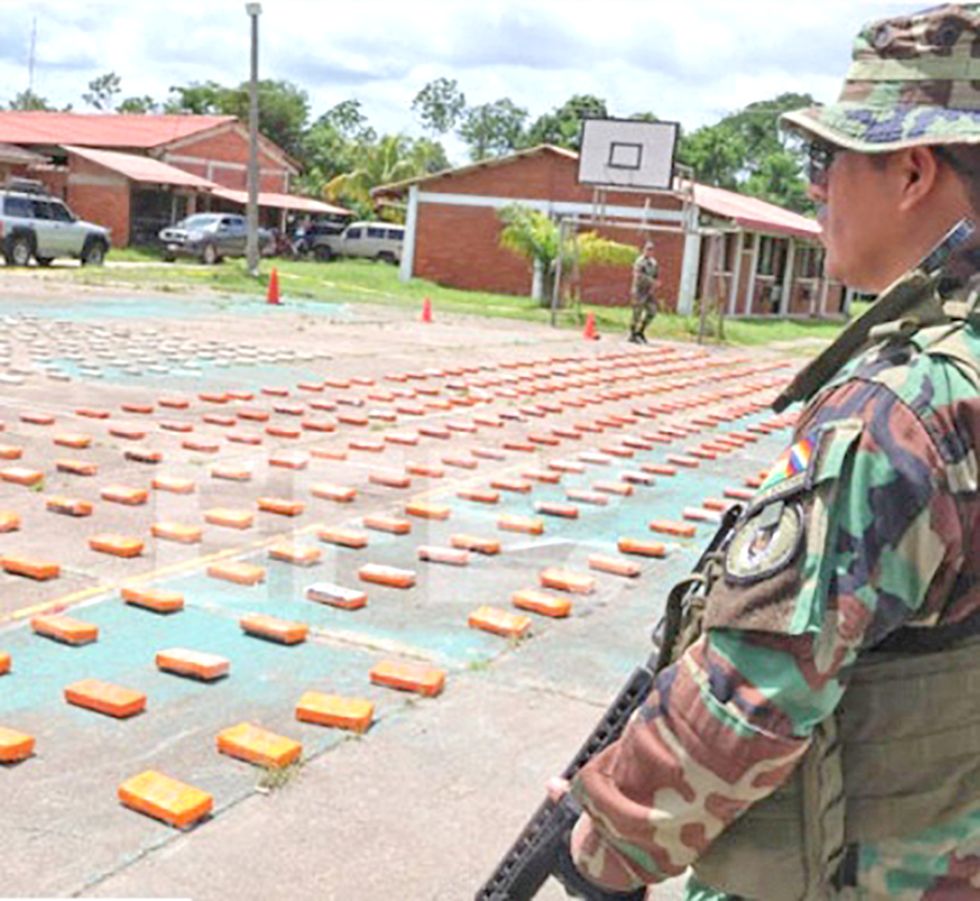 La Felcn incauta más de 600 kilos de droga en amazonia de Beni