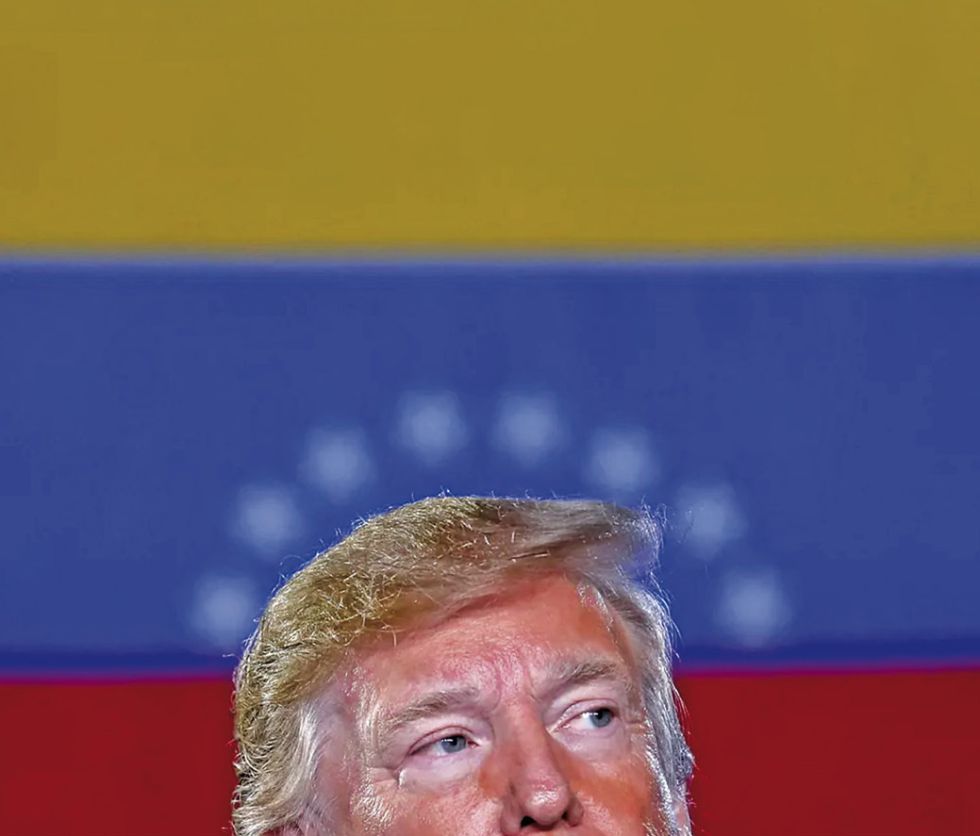 TRUMP ASOMA (PELIGROSAMENTE) LA CABEZA EN  VENEZUELA
