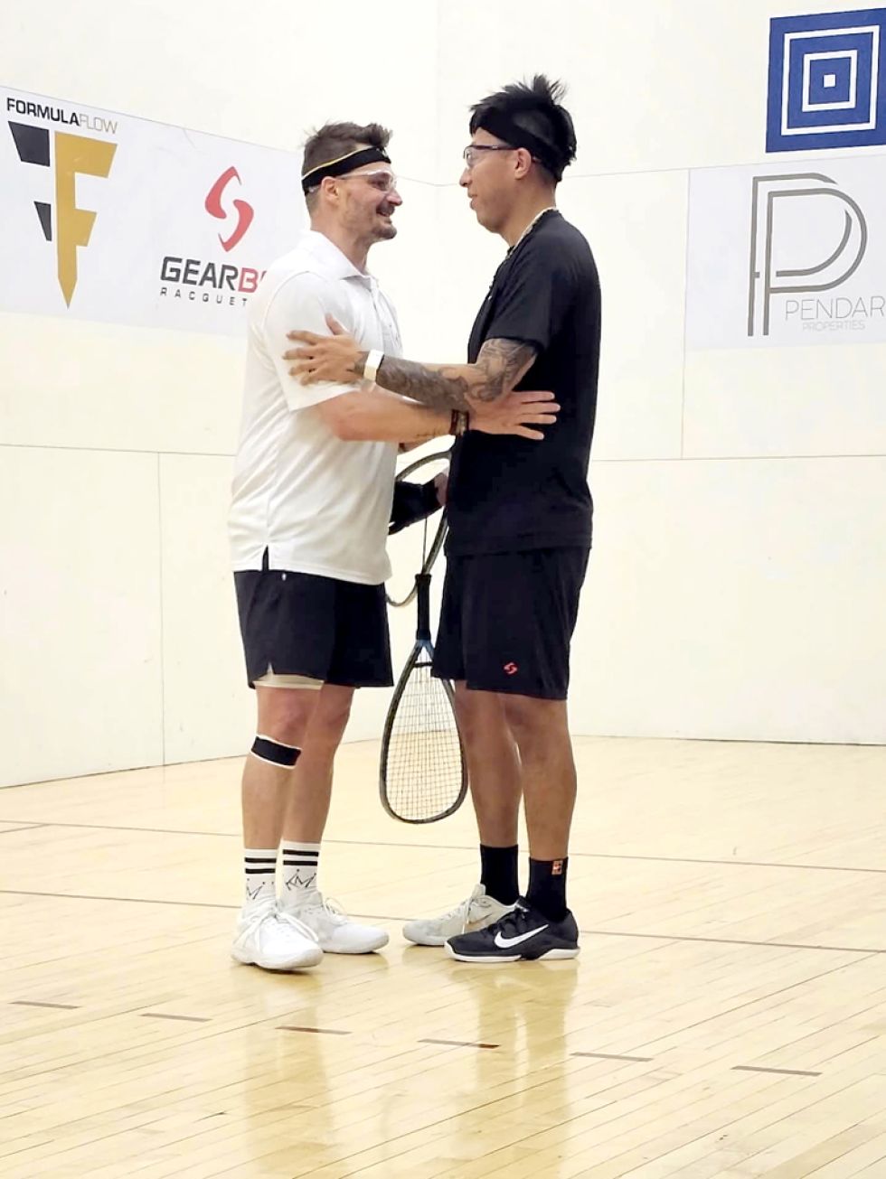 Moscoso saluda a Waselenchuk tras la final.