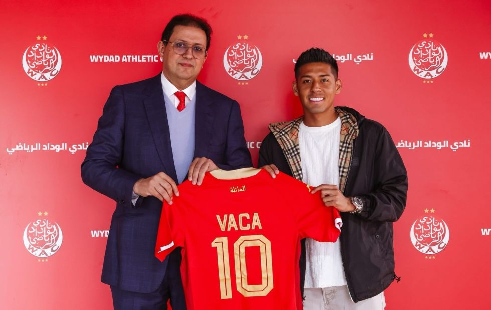 El centrocampista boliviano Ramiro Vaca fue presentado oficialmente en el Wydad Casablanca .