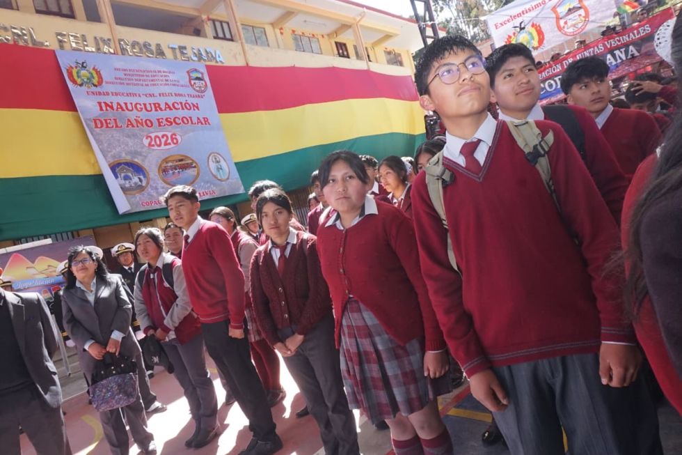 La inauguración del año escolar en Copacabana, La Paz. 