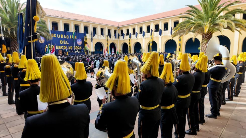 La inauguración del año escolar en el colegio Nacional Junín de Sucre. 