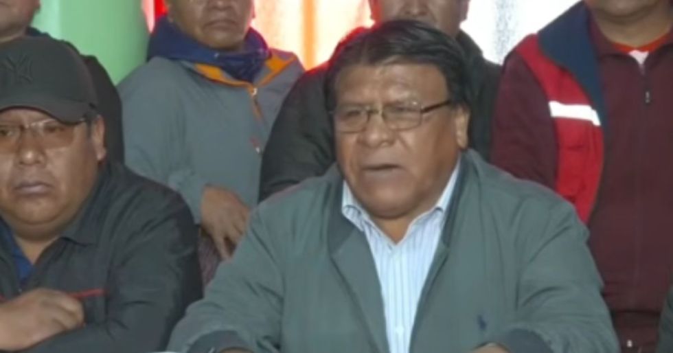 Choferes de El Alto exigen segunda vuelta en La Paz .