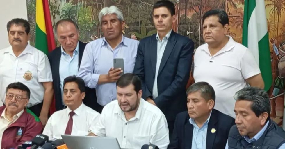 Pese a que se esperaba la presencia de Rodrigo Paz, el jefe de Estado no llegó a Santa Cruz.