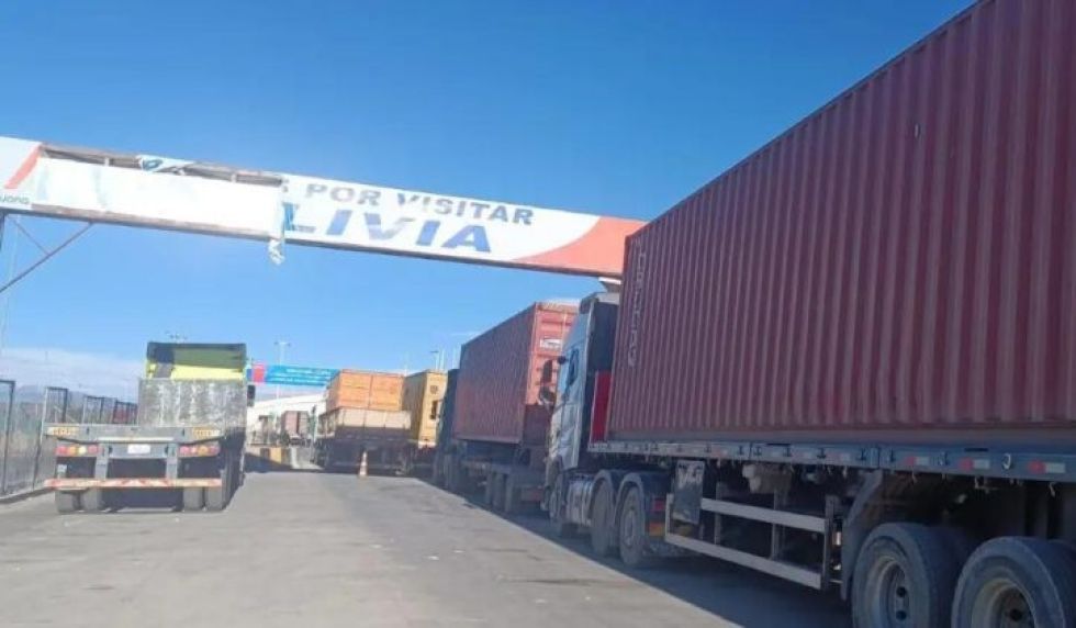 Los camiones varados en la frontera entre Bolivia y Chile.