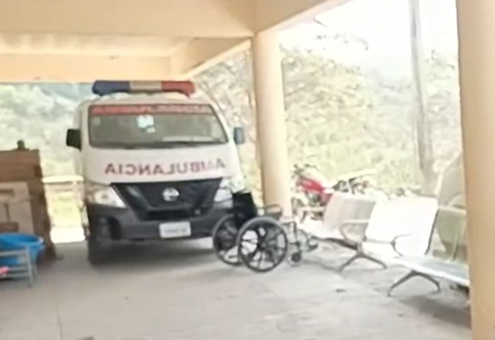 Una ambulancia en el hospital de Chulumani.