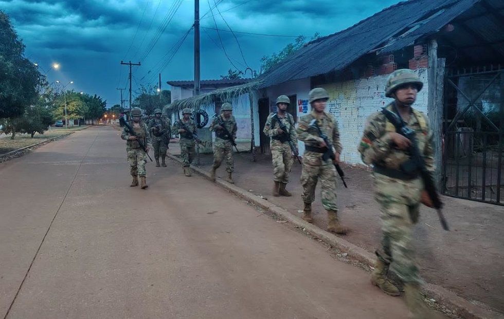 Efectivos de las Fuerzas Armadas en San Matías.