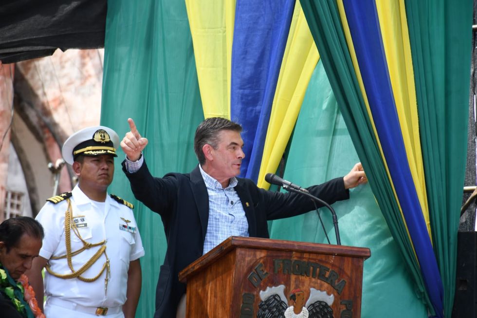 El presidente Rodrigo Paz en el acto en Guayaramerín, Beni.