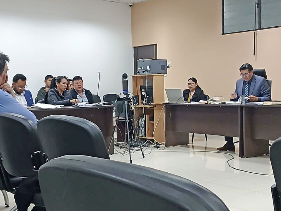 SUCRE. El extraditable Henry Richard Crespo junto a su esposa en una audiencia la pasada semana.