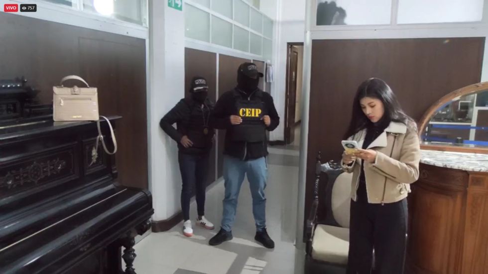 Policías en la Fiscalía General del Estado de Sucre.