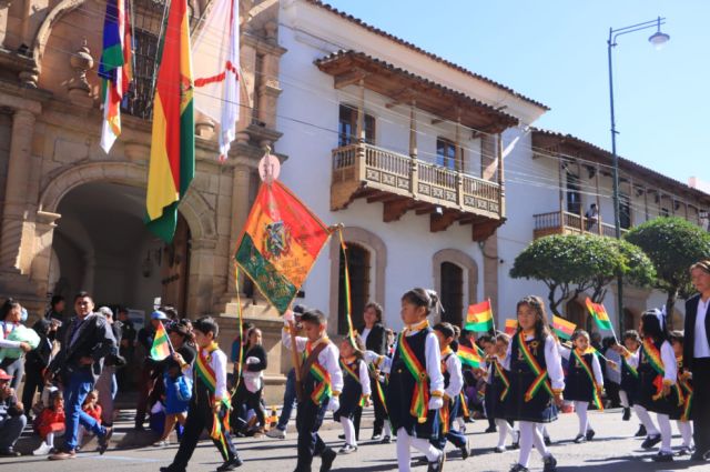 Estudiantes del nivel inicial rinden su homenaje a la Bandera