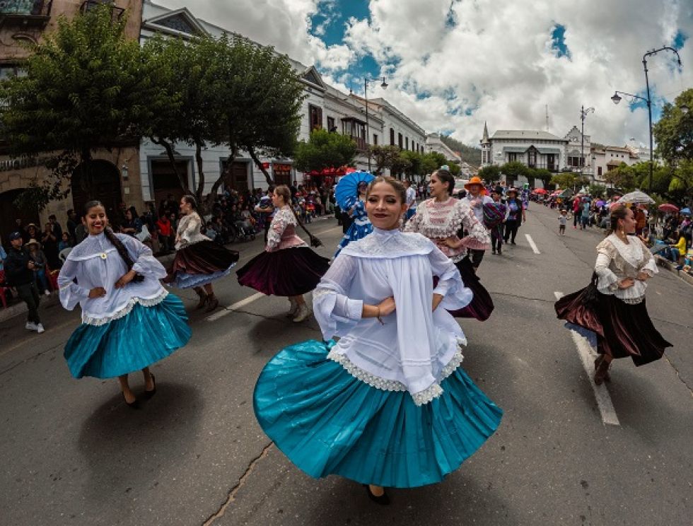 La Entrada del Carnaval de Antaño se celebró en las calles de Sucre. 