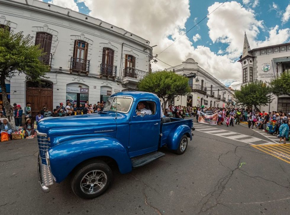 La Entrada del Carnaval de Antaño se celebró en las calles de Sucre. 