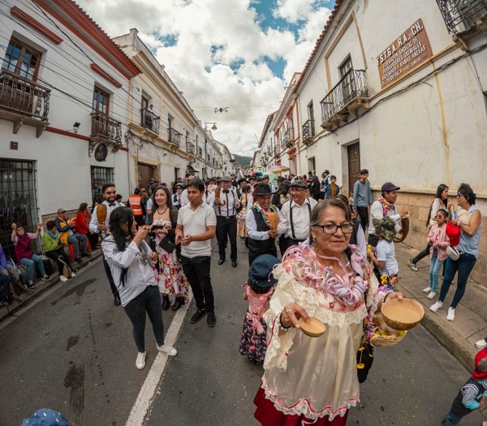 La Entrada del Carnaval de Antaño se celebró en las calles de Sucre. 