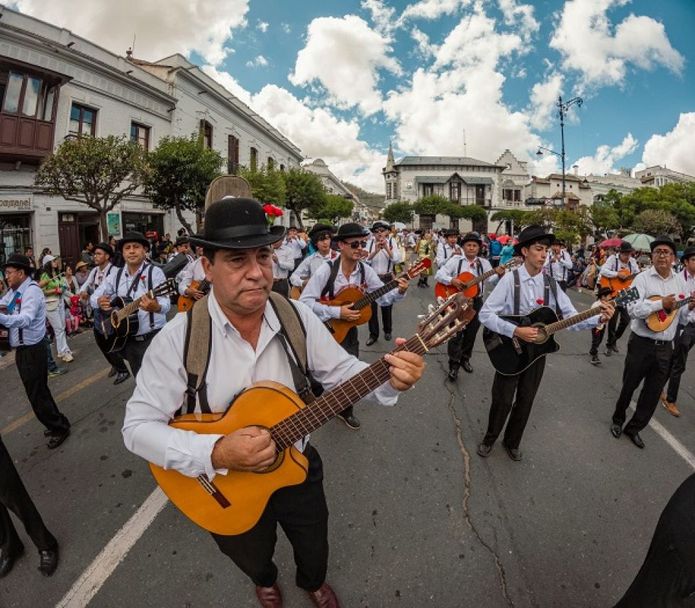 La Entrada del Carnaval de Antaño se celebró en las calles de Sucre. 