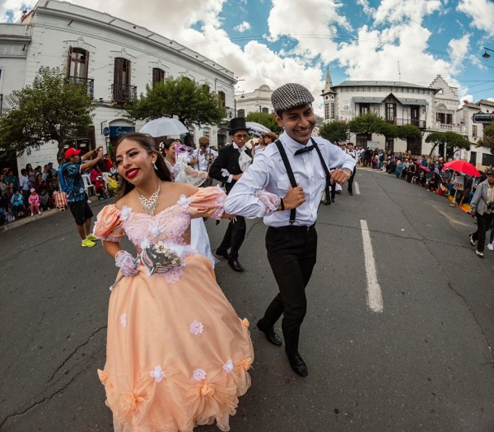 La Entrada del Carnaval de Antaño se celebró en las calles de Sucre. 