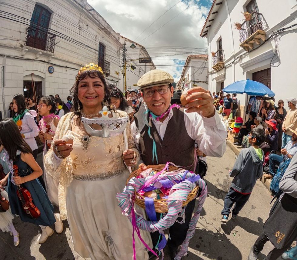 La Entrada del Carnaval de Antaño se celebró en las calles de Sucre. 