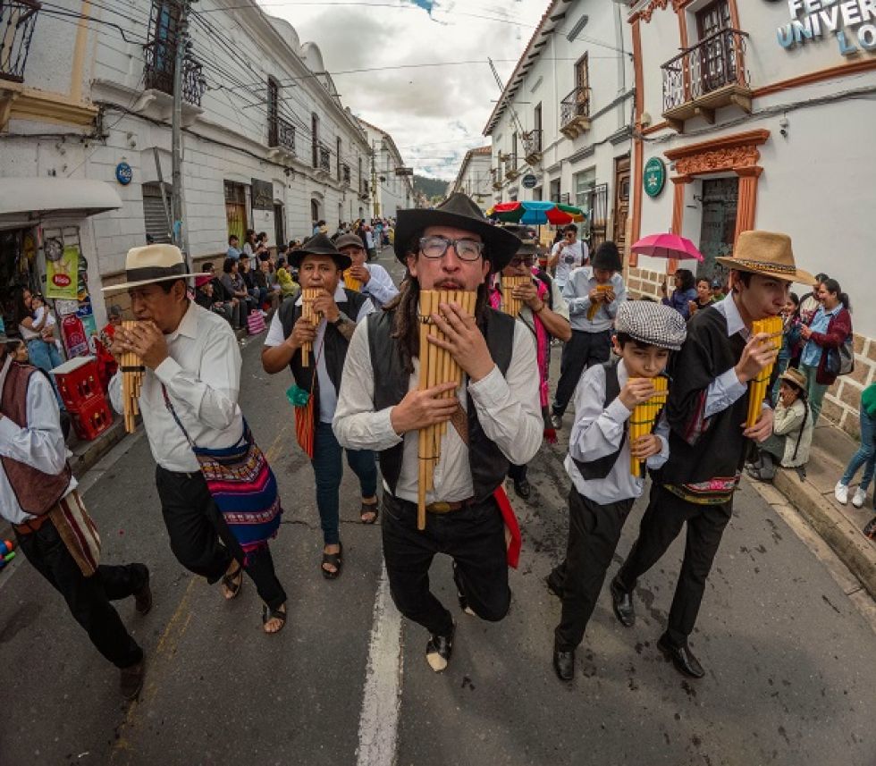 La Entrada del Carnaval de Antaño se celebró en las calles de Sucre. 