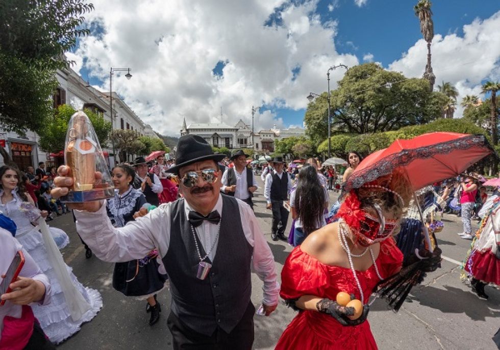 La Entrada del Carnaval de Antaño se celebró en las calles de Sucre. 