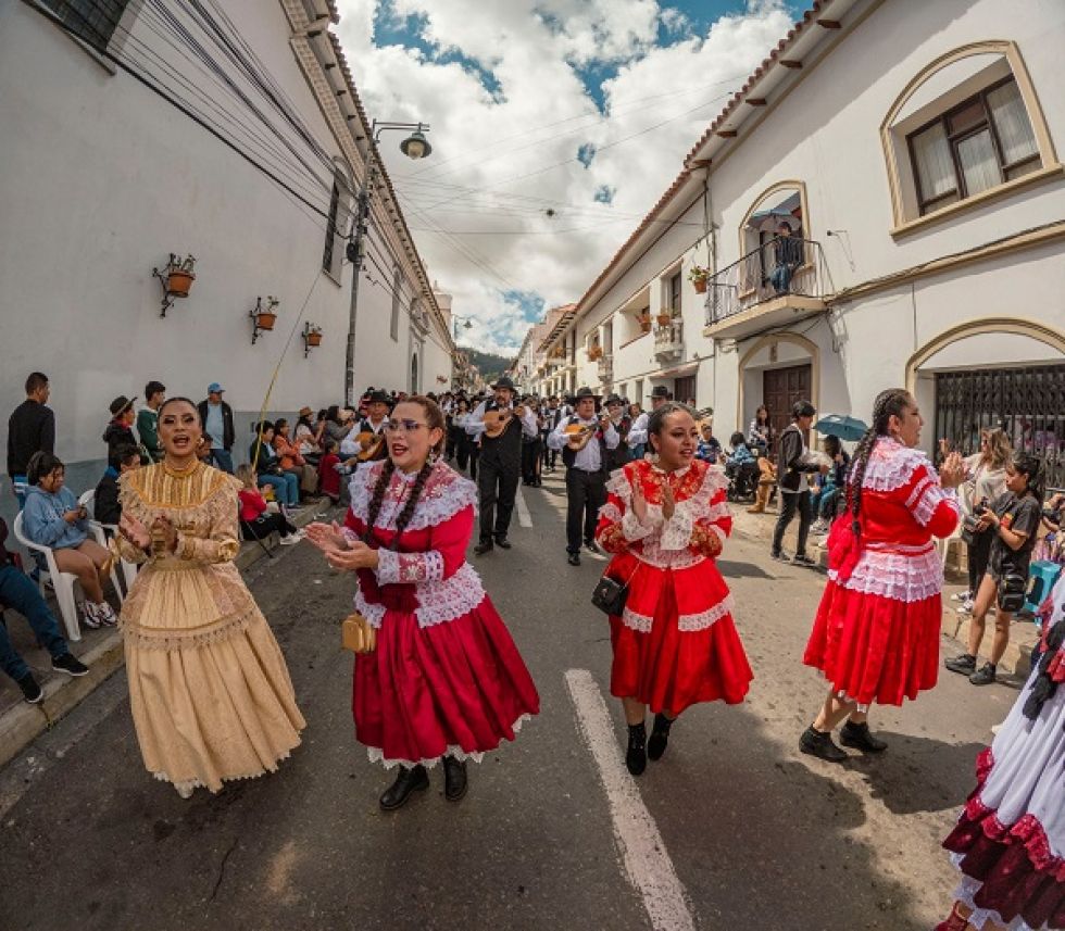 La Entrada del Carnaval de Antaño se celebró en las calles de Sucre. 