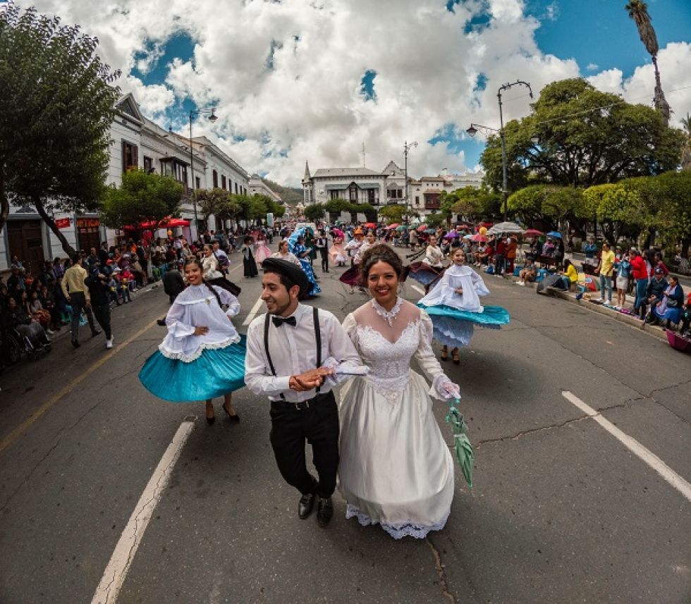 La Entrada del Carnaval de Antaño se celebró en las calles de Sucre. 