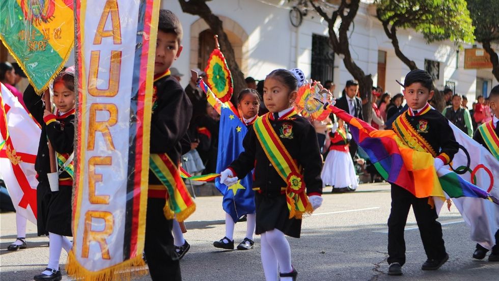 Postales del desfile escolar por el Bicentenario de Bolivia en Sucre. 