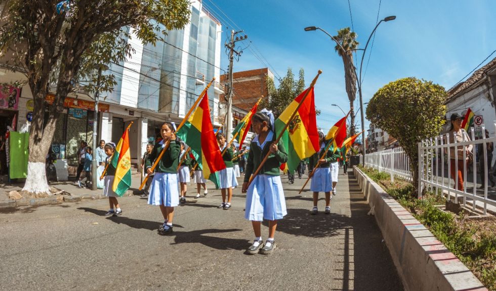 Postales del desfile escolar por el Bicentenario de Bolivia en Sucre. 